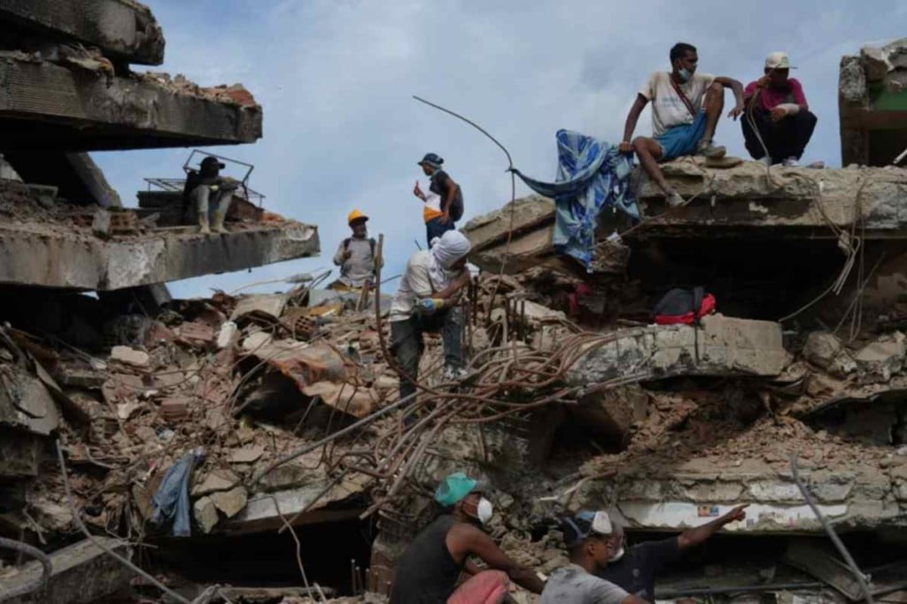 A un mes del terremoto en Venezuela, familias enfrentan la lentitud estatal