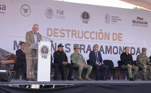 Alfredo Ramírez Bedolla encabeza destrucción de 721 maquinitas tragamonedas en Michoacán; generaban más de 8 mdp a delincuentes