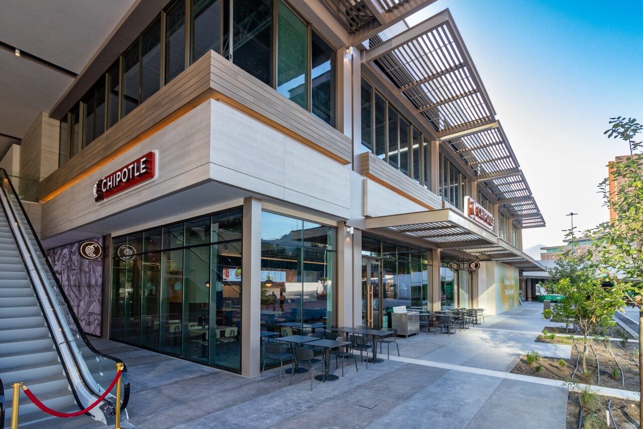 Alsea abre la primera sucursal de Chipotle en Monterrey con precios hasta 20% menores que en EU