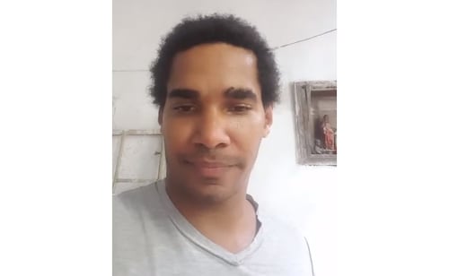 Artista disidente Luis Manuel Otero Alcántara sale de Cuba rumbo a EU; Rubio pide a la isla liberar 700 presos políticos