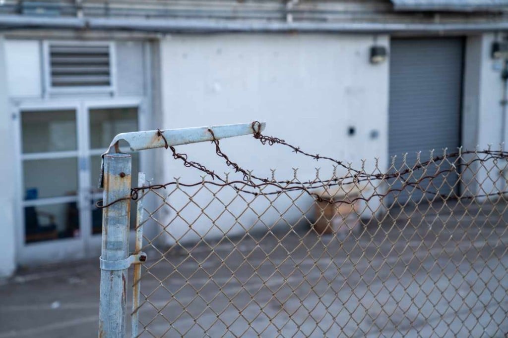 Brote de tuberculosis afecta a 12 migrantes detenidos en una cárcel de ICE