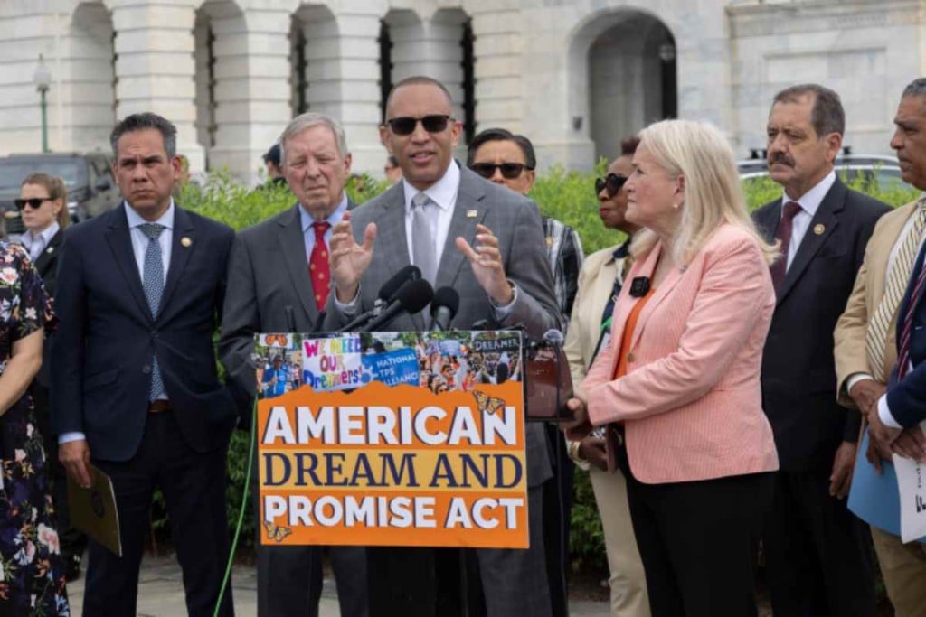 Congresistas presentan la Dream and Promise Act; buscan blindar a millones de las deportaciones masivas