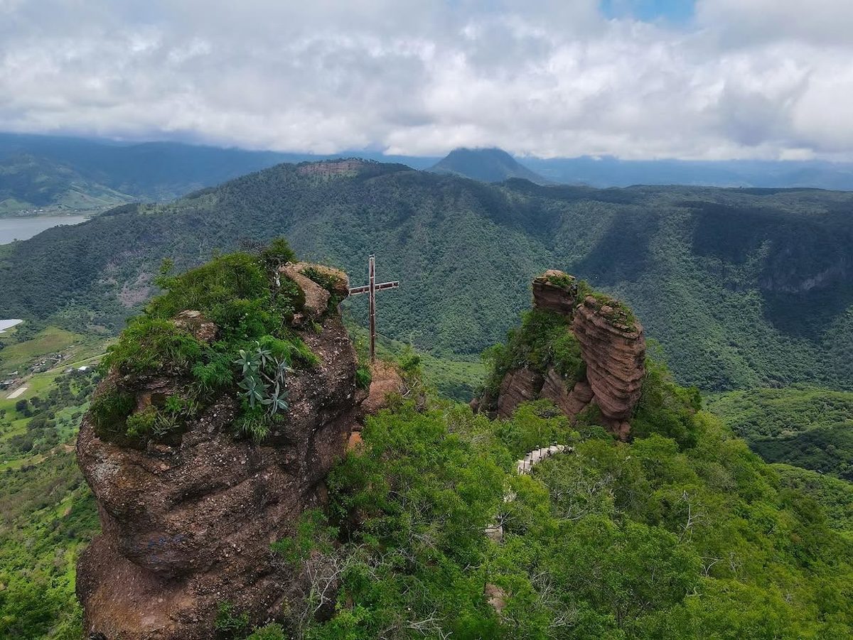 Conquista el cerro de la Coyota, una ruta de ecoturismo y  paisajes sorprendentes en Zitácuaro