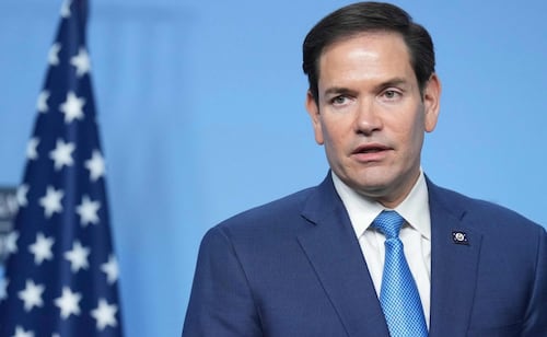 Cuba ayudó a forjar la extrema izquierda en EU y Occidente, dice Rubio; señala "resentimiento ponzoñoso, disfrazado de igualdad"