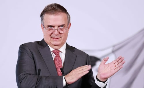 Ebrard anticipa nuevos aranceles de EU; serían por "sobrecapacidad de producción"