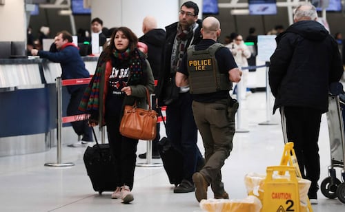 ICE detiene a venezolana que pidió asilo tras fin de protección temporal; fue arrestada cuando viajaba a la final del Mundial 2026
