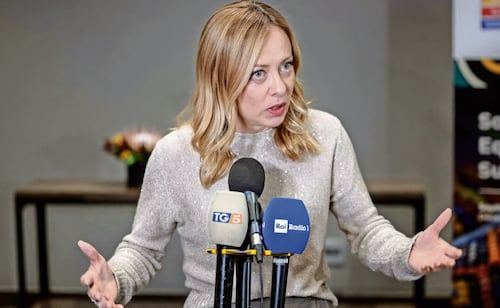 Italia facilita imputación de menores de 14 a 17 años; Meloni busca frenar bandas juveniles