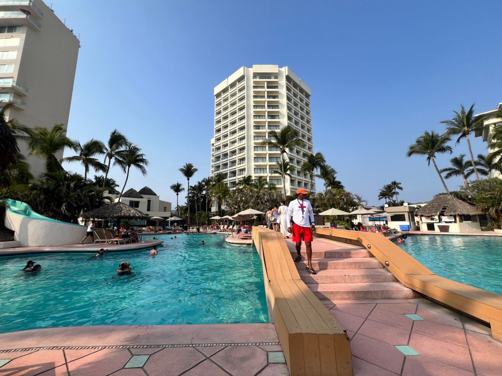Ixtapa: dónde dormir y comer frente al Pacífico