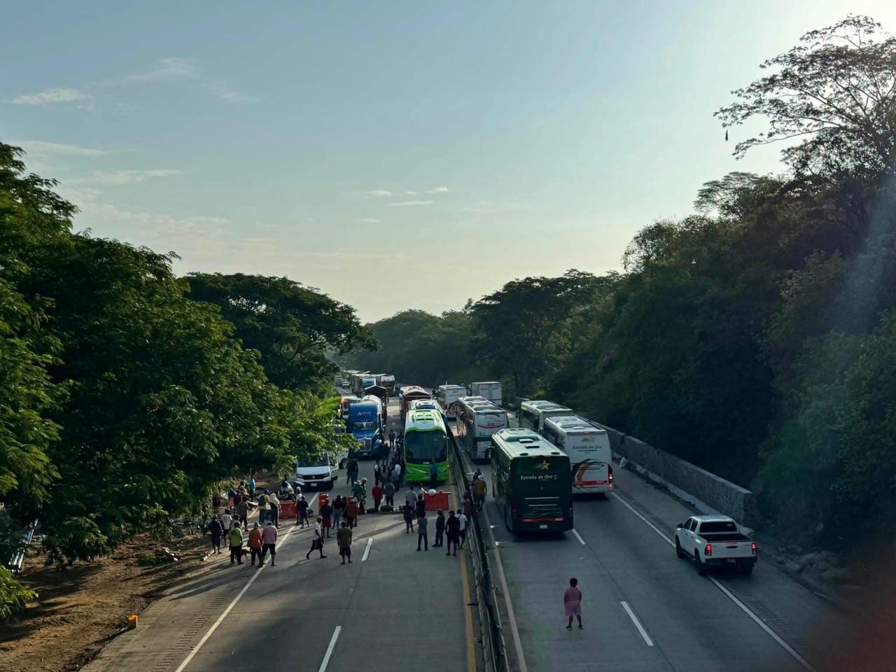 Justo en las vacaciones de verano: Manifestantes bloquea HOY la Autopista del Sol
