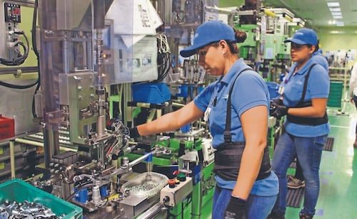 Maquiladoras recortan 100 mil empleos en 2 años