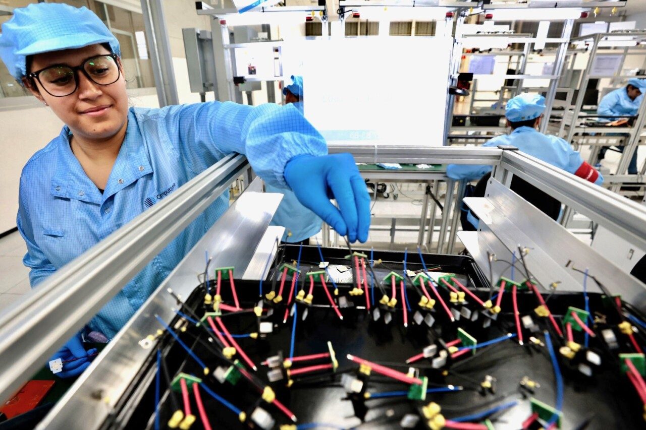 México gana terreno en alta tecnología: EU eleva 43% sus compras y supera a la Unión Europea