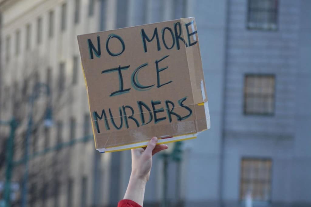 Obispos de USA exigen justicia por los homicidios de migrantes por parte  ICE