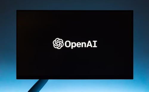 OpenAI afirma que hackeo de uno de sus modelos de IA incluyó a otras plataformas; serían al menos 4