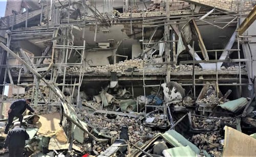 Paquistán asegura que EU e Irán negocian desescalada tras nuevos bombardeos; conflicto ya afecta a países como Egipto e Irak