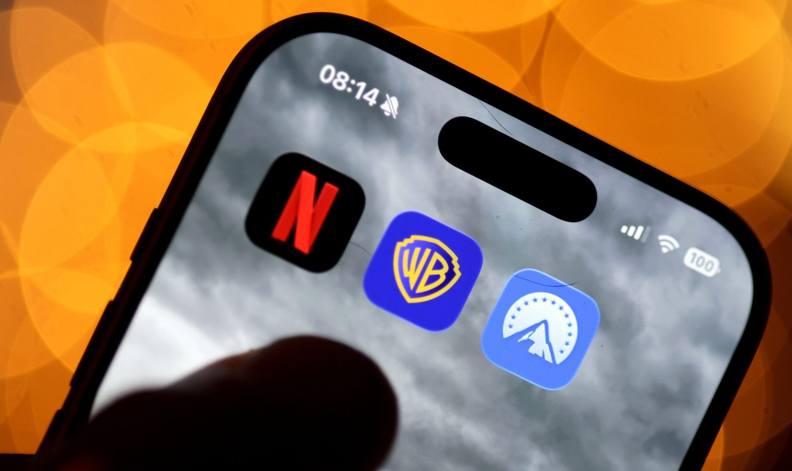 Pausan ‘fuuuu...sión’: Juez ordena frenar unión de Paramount y Warner Bros para que California impugne