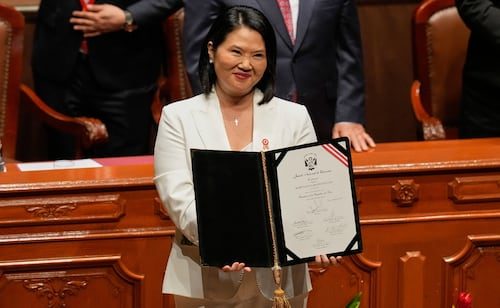Perú vive su noveno cambio de presidente en 10 años; Keiko Fujimori busca acabar con la inestabilidad política en el país