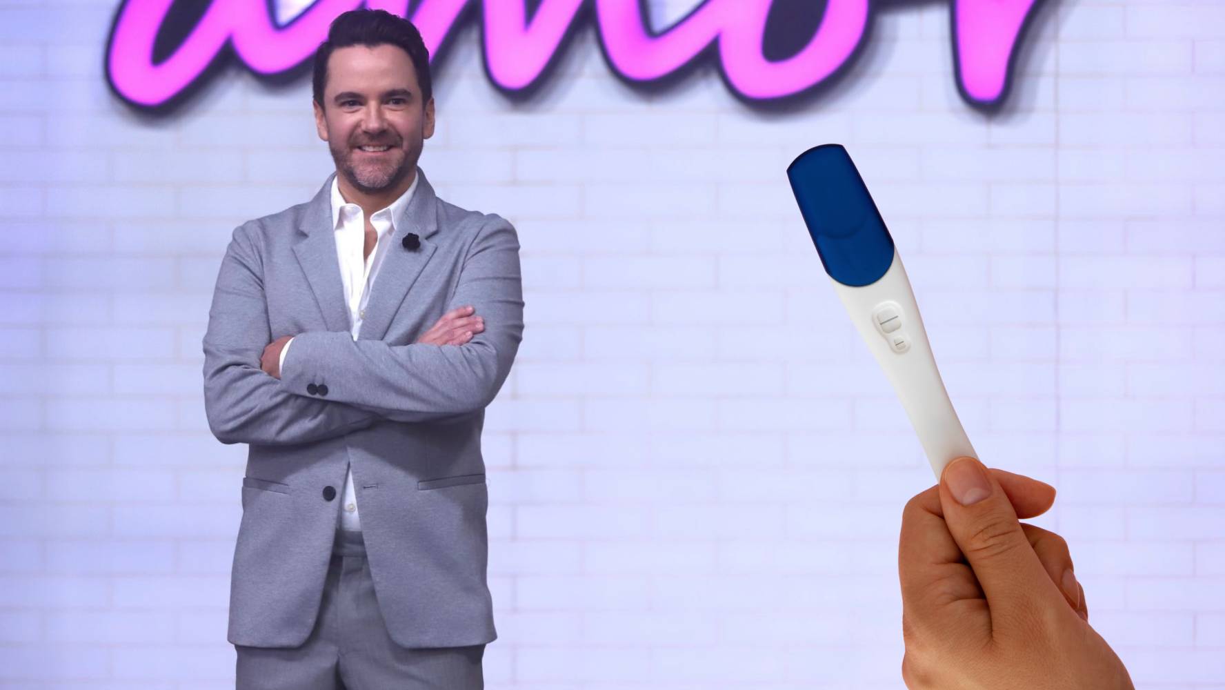 ⁠¿Por qué el conductor Mauricio Mancera se hizo una prueba de embarazo? ‘También sirven para los hombres’