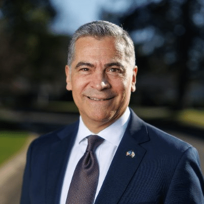 ¿Quién Xavier Becerra? El hijo de inmigrantes candidato a la gubernatura de California