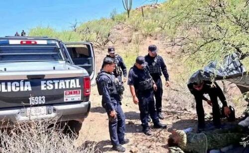 Rescatan en el desierto de Saric, Sonora, a migrante hondureña; cayó a un barranco cuando intentaba llegar a la frontera