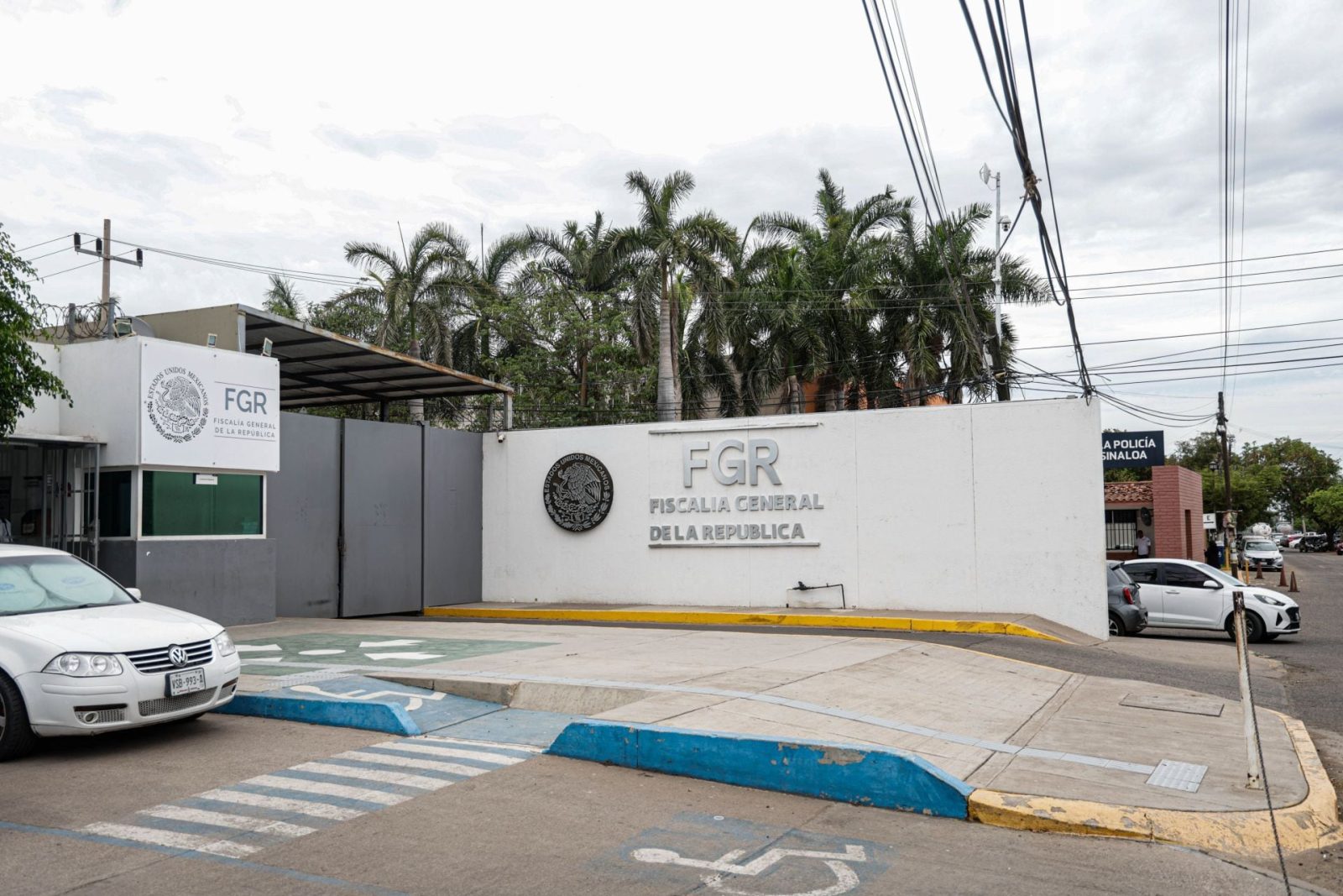 Segundo despido en la FGR: Remueven a fiscal Óscar Langlet por negarse a archivar una investigación