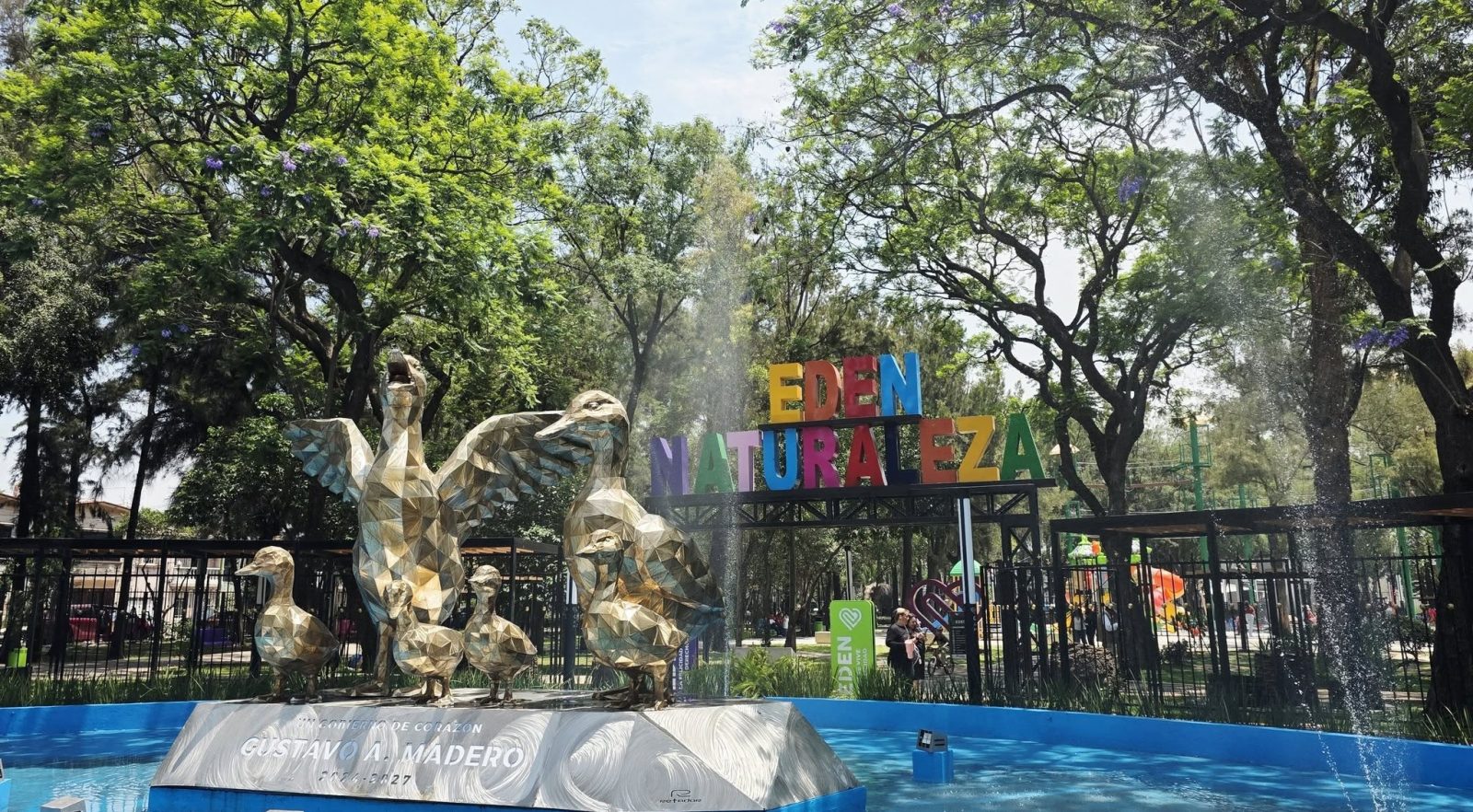 Tirolesas, laberintos, muros de escalar y más atractivos en el parque EDEN Naturaleza de la CDMX