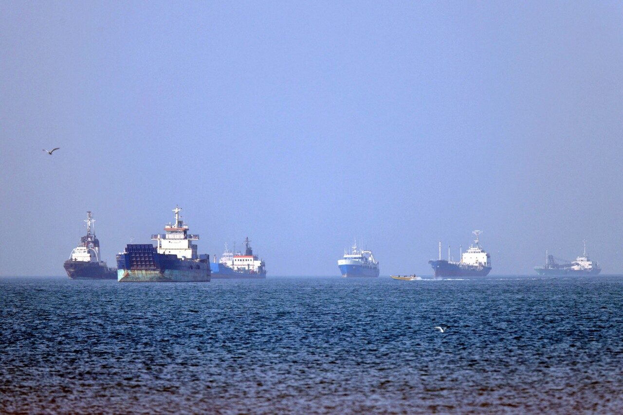 Trump anuncia que retira la tasa del 20% para los barcos que crucen el Estrecho de Ormuz