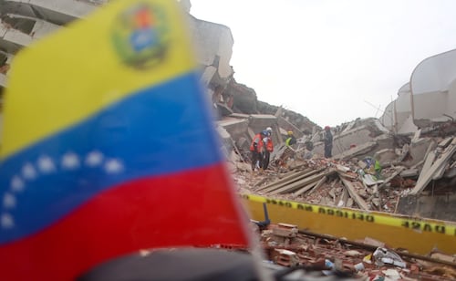 Venezuela y EU evalúan respuesta ante terremotos; Delcy Rodríguez se reúne con delegación estadounidense de alto nivel