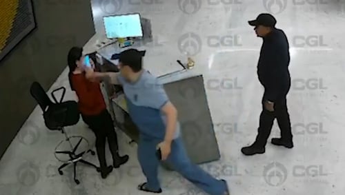 Video: Agreden a recepcionista del hotel Park Life Paradox en Santa Fe; identifican al agresor