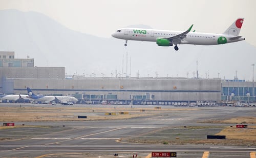 Viva Aerobus transportó 2.4% menos pasajeros en junio; lo atribuyen a capacidad de asientos