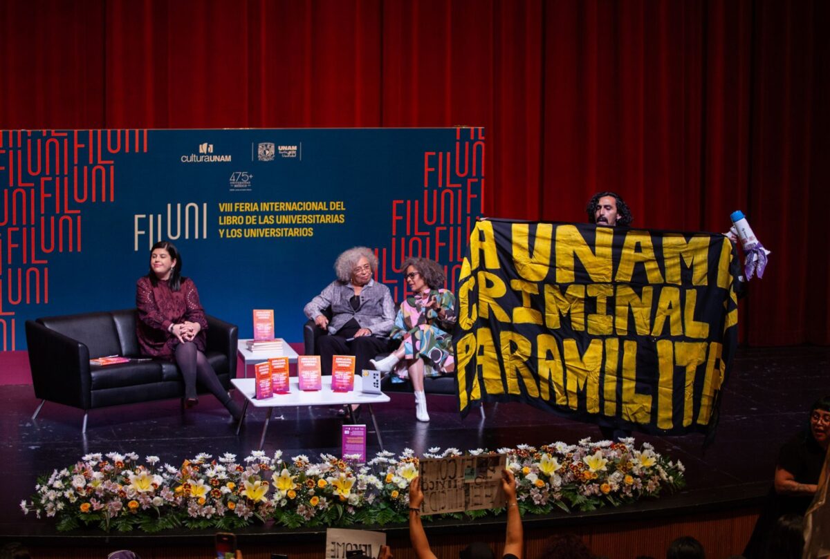 Angela Davis y Gina Dent en la UNAM: protestas, censura y feminismos en disputa