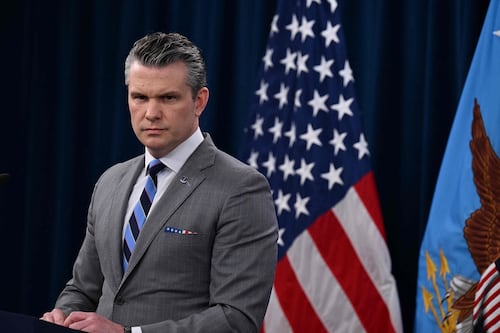 Colombia autoriza acciones militares conjuntas con EU en lucha contra el narco: Hegseth; el país se sumó al Escudo de las Américas