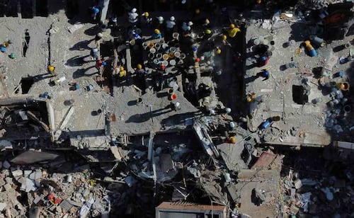 Colombia eleva a 281 los muertos por el terremoto; 379 personas siguen desaparecidas