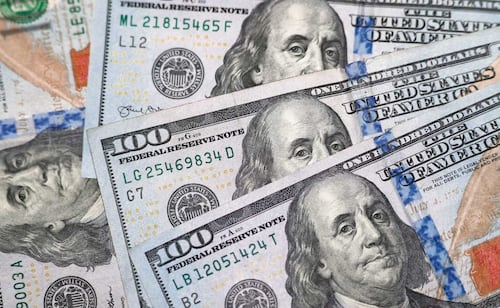 El dólar cotiza en el nivel más bajo en dos meses