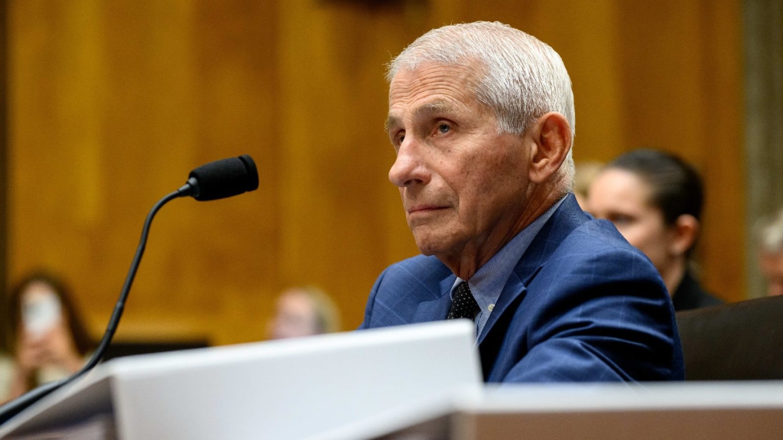 Fauci, ‘zar del COVID’ en EU, es declarado en desacato en Congreso por no responder sobre su gestión