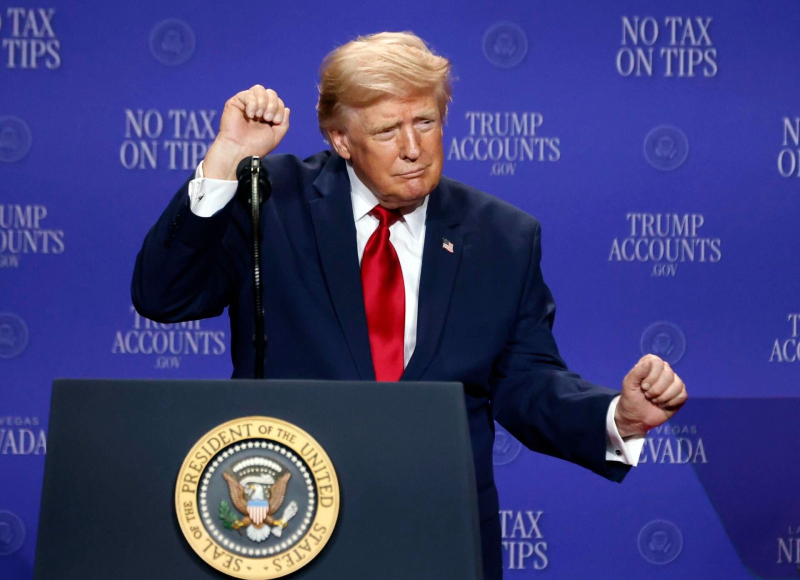 Helicóptero de Trump y un avión comercial estuvieron a menos de una milla de distancia en Washington