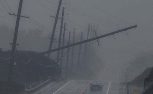Huracán Lala se degrada a tormenta tropical tras azotar Hawái sin tocar tierra; reportan muerte de una persona