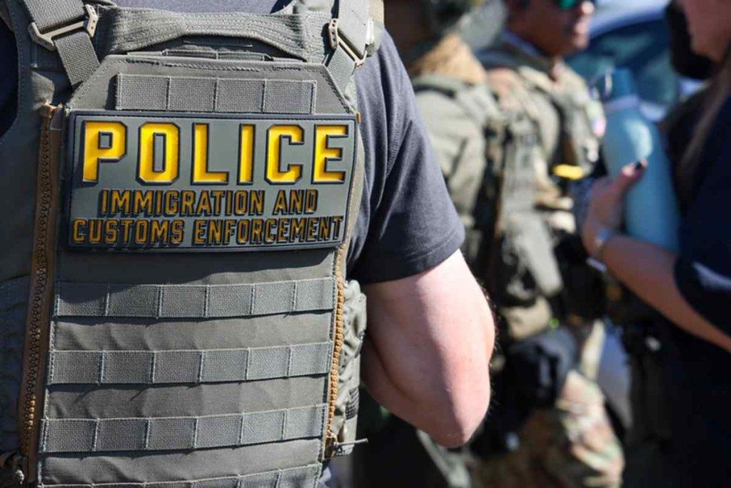 Jueza permite que agentes de ICE operen con máscaras y sin placas en Nueva York