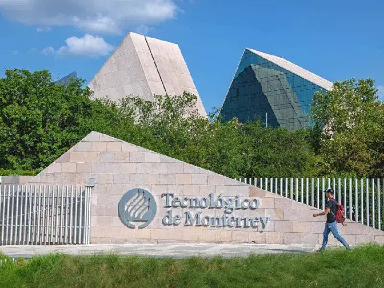 La mejor universidad de Latinoamérica cuesta menos que el Tec de Monterrey