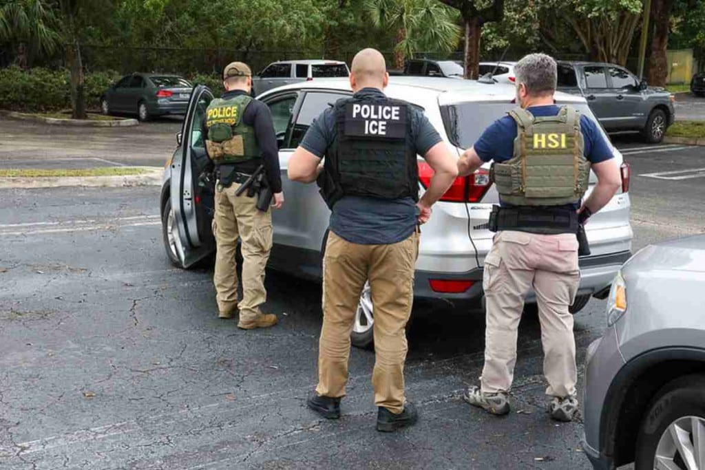 Los estados que más cooperan con el ICE y cómo actúa la policía en cada uno