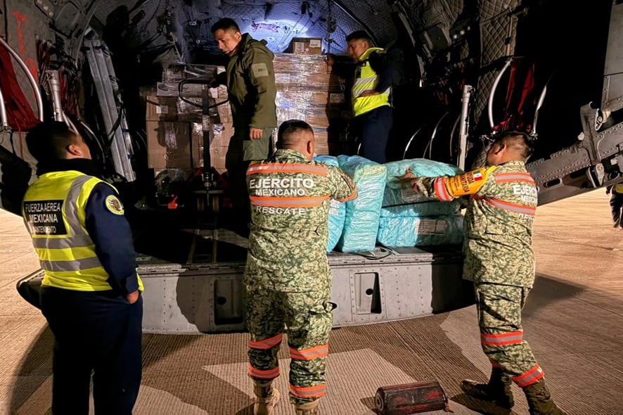 México envía el tercer vuelo logístico de ayuda humanitaria hacia Colombia