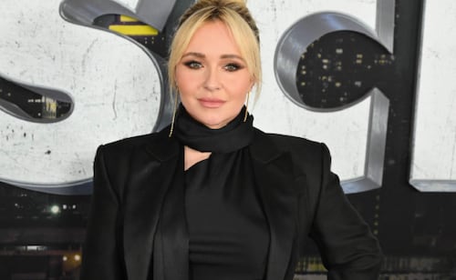 Neutrogena admite que hizo sentir desamparada a Hayden Panettiere tras hablar de su depresión posparto