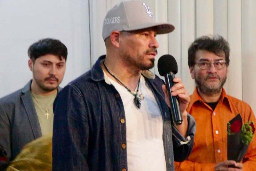 “No sirves para trabajar más”: Mexicanos retornados llevan al teatro sus historias