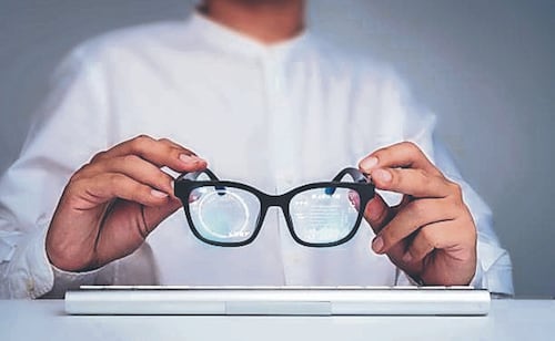 Noruega planea regular el uso de gafas inteligentes; busca proteger la vida privada y la intimidad de las personas