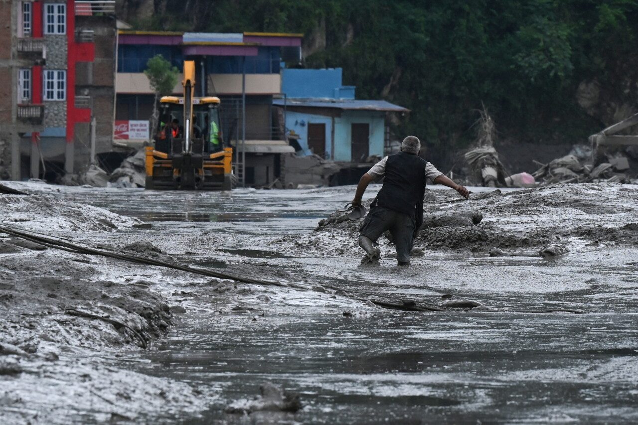 Nuevas riadas amenazan Nepal tras el deslave que dejó 552 muertos