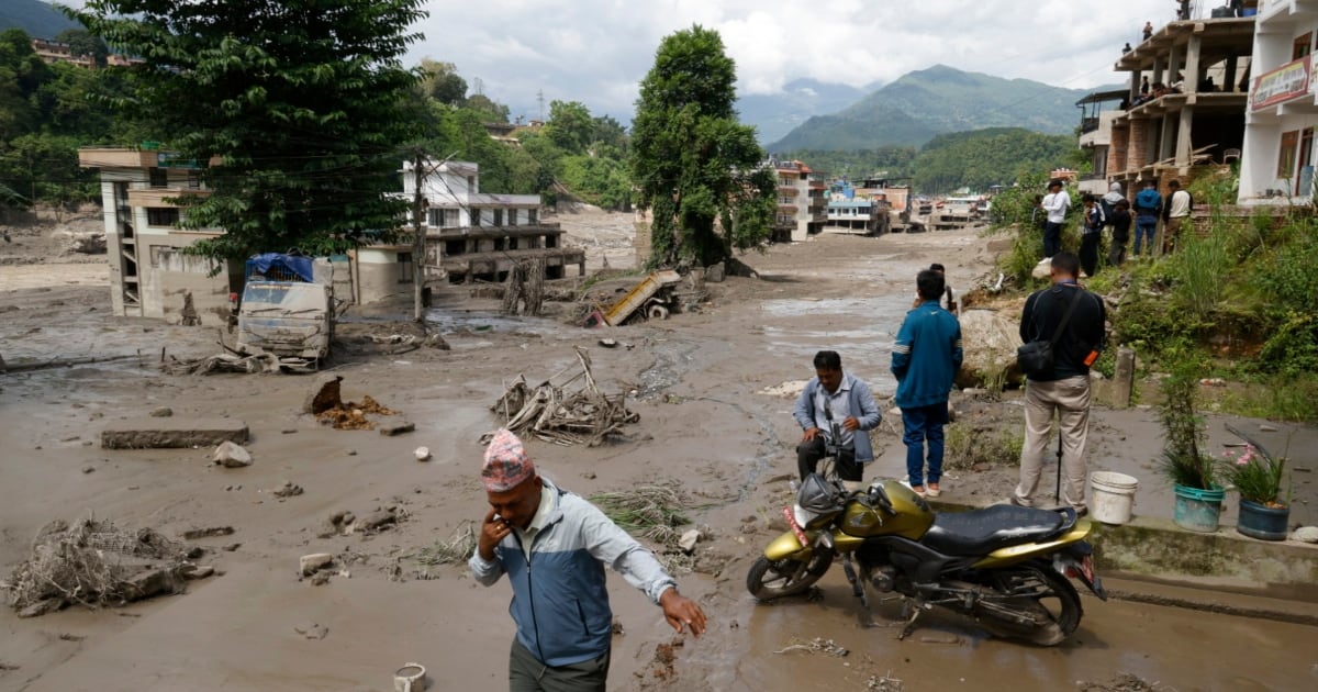 ¿Qué provocó la avanlancha entre Nepal y China? Sismo produjo deslizamiento de tierra que bloqueó el río