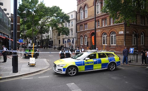 Reportan apuñalamiento de 4 personas en Londres; hay una sospechosa detenida