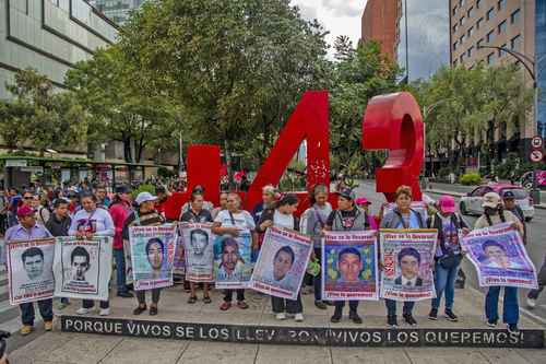 Restos ignorados por años podrían dar un vuelco al caso Ayotzinapa