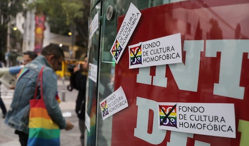 Taibo denuncia campaña de "colectivos del sector gay analfabeta" en su contra