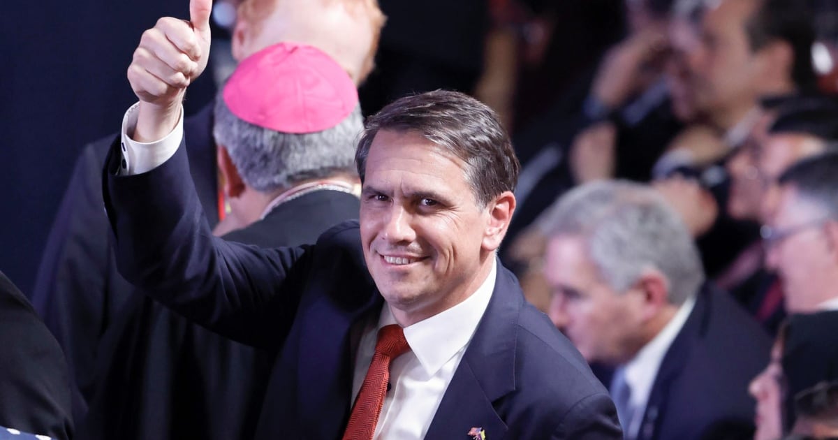 Trump gana una batalla en el Senado: Confirman a Todd Blanche, su exabogado, como fiscal general