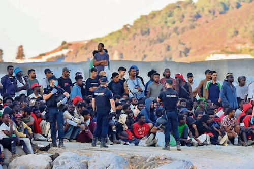Unión Europea envía equipo a Ceuta ante crisis migratoria; evaluará la situación "de primera mano" en la ciudad española